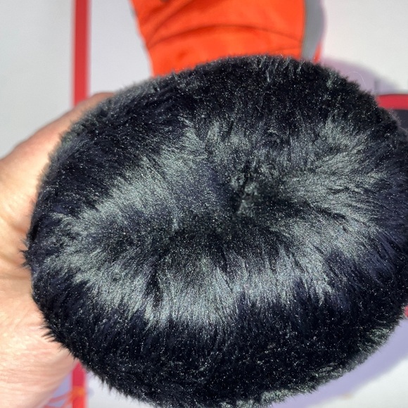 NANDON BOYS SKI GLOVES ORANGE & BLACK FAUX FUR LINED SMALL - Picture 4 of 5